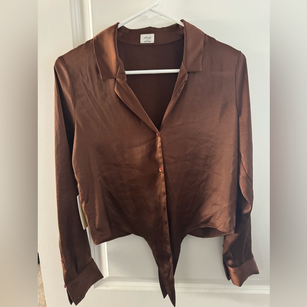 Brand new rust colored Aritzia shirt xs